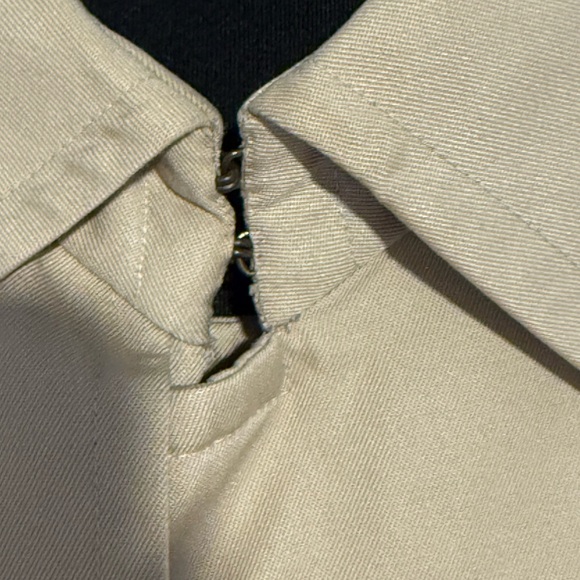 Burberry Tan Trench Coat with Plaid Lining - Picture 6 of 10